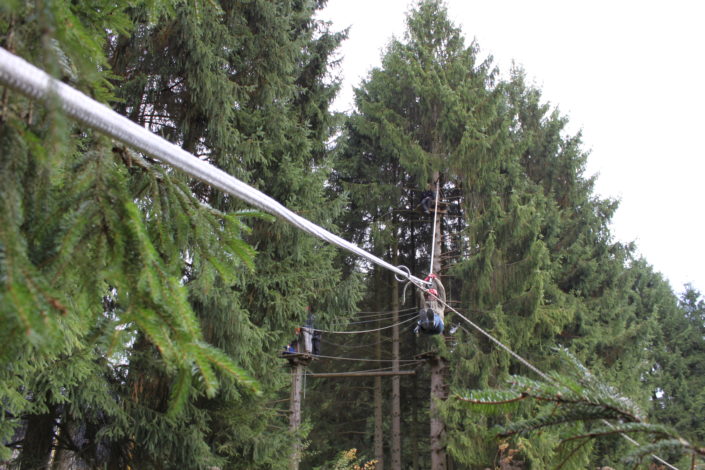 Tokkelen tijdens een schoolkamp in de Ardennen