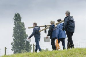 Hiking tijdens een groepsuitje in Gelderland