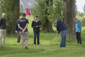 Golf tijdens een gezellig bedrijfsuitje in Gelderland