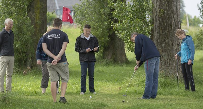 Golf tijdens een gezellig bedrijfsuitje in Gelderland