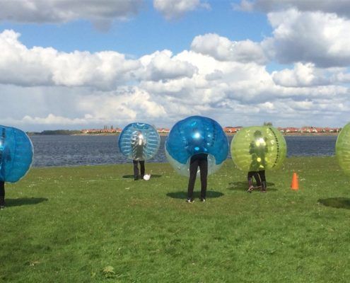 Bubbelvoetbal tijdens een leuk uitje in Gelderland