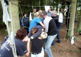 Spinnenweb tijdens een teambuilding en training in Gelderland