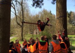 Teambuilding onderdeel 'Swing-over' in Gelderland